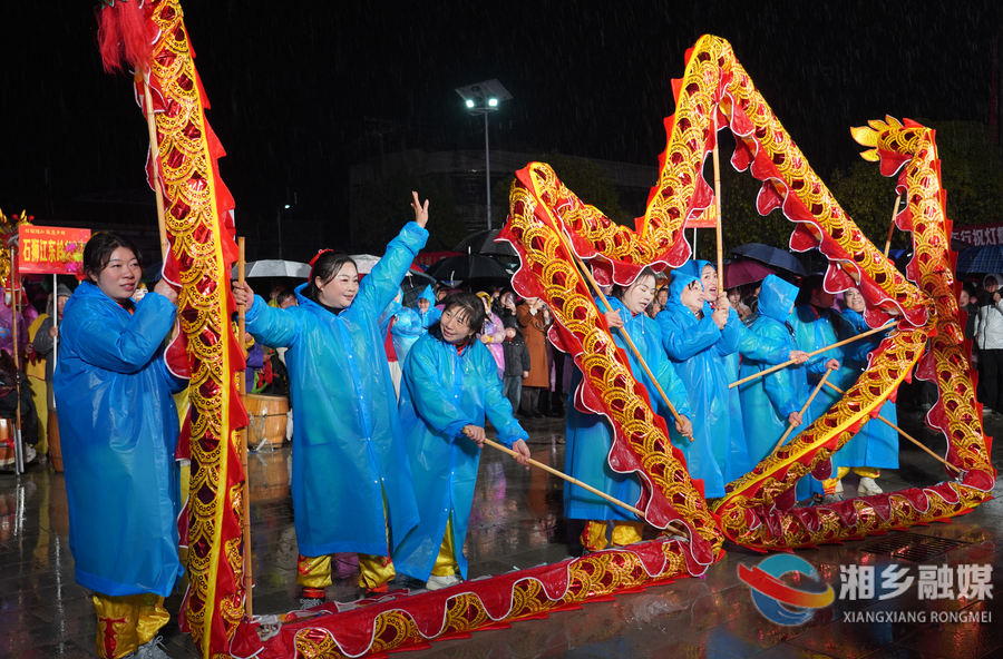 泉塘镇湖山村：民俗盛宴“火”出圈 乡村经济“活”起来